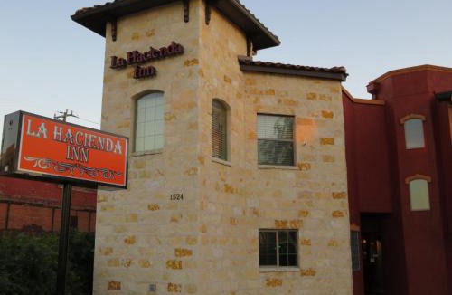 Near East Side Hotel | La Hacienda Inn near Alamodome & Riverwalk