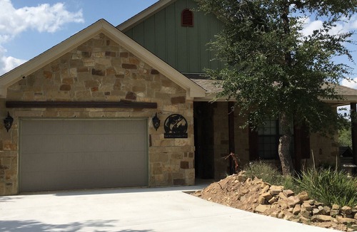 Lakehills House | La Hacienda Rio on Medina River - Tranquility Life