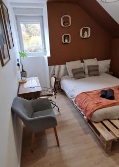 Cravanche House | La Halte D'Aristide - Parking