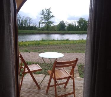 Luthenay-Uxeloup Other | La Halte du Canal