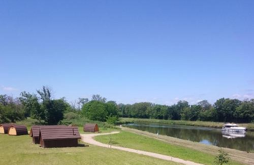 Luthenay-Uxeloup Other | La Halte du Canal