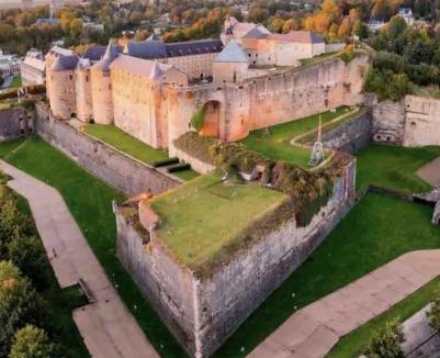 Sedan Apartment | La Hestia à 2 pas du Château