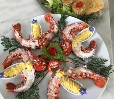 Monchy-Saint-Eloi House | La Homardine