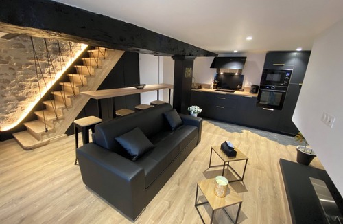 Folles House | La Home Love