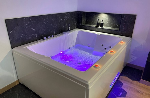 Folles House | La Home Love