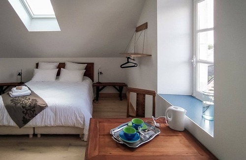 Le Pellerin Bed & Breakfast | La Houache Bed and Breakfast Travel