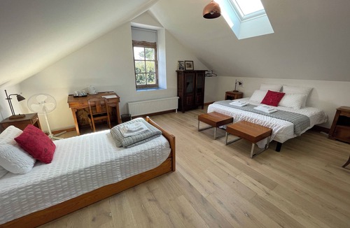 Le Pellerin Bed & Breakfast | La Houache paper room