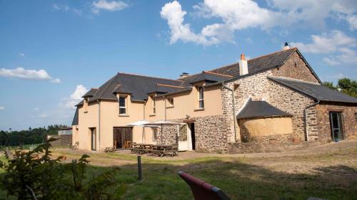 Saint-Malon-sur-Mel Bed & Breakfast | La Hulotte