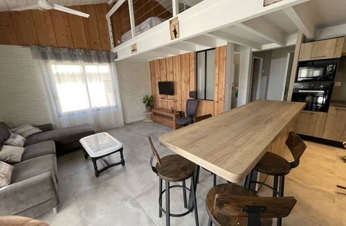 Gujan-Mestras Apartment | La Hume Recent contemporary single storey flat