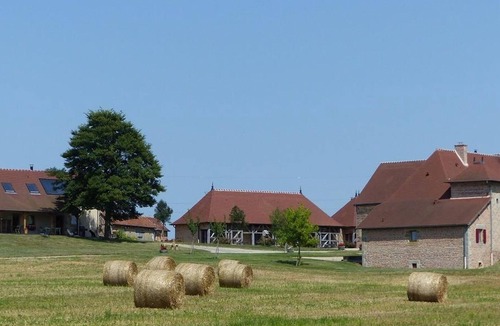 Montbeugny Cottage | La Huzarde Cottage in Montbeugny for 4 pers. with pets allowed and parking
