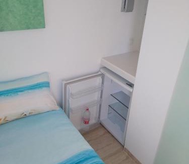 Santiago de la Ribera House | La Isla habitacion independiente con baño privado y jardín