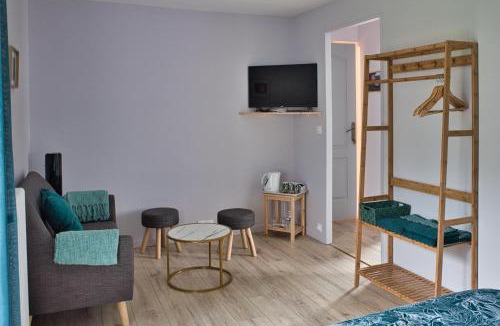 Le Cambout Bed & Breakfast | LA Jacarandière