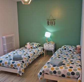 Le Cambout Bed & Breakfast | LA Jacarandière