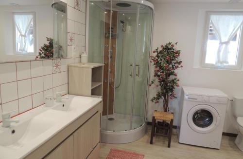 Saint-Lambert-des-Levees House | La Jarillais