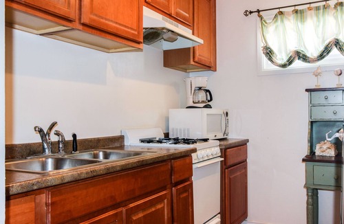 Beach Barber Tract Cottage | La Jolla Cottage 1BR
