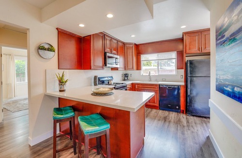 Beach Barber Tract House | La Jolla Oasis - Pet Friendly, Large Backyard, Walk to Beach & Location!