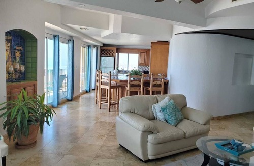 Centro Playas Condo | La Jolla Oceanfront Condo-CENTRO Rosarito, Mexico.