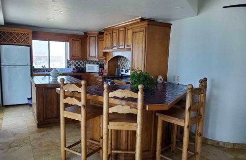 Centro Playas Condo | La Jolla Oceanfront Condo-CENTRO Rosarito, Mexico.