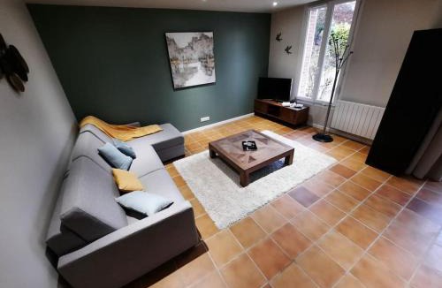 Jouy House | La Jouvencière *