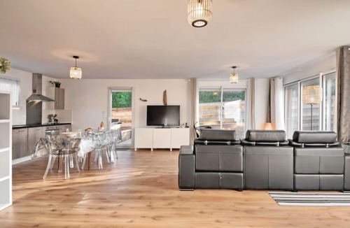 Etables-sur-Mer House | la k'bane sur mer by Interhome