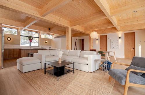 La Conception Ski Chalet | La Kabina w/Mt Tremblant view