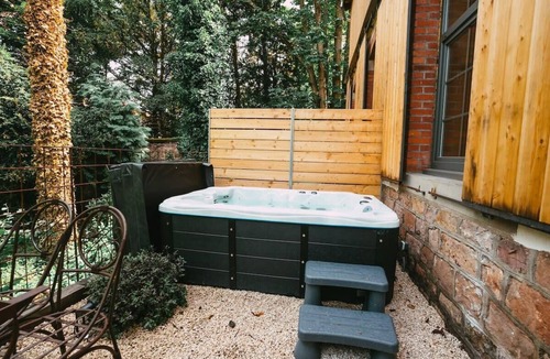 Guebwiller Apartment | " La Kasbah " Private jacuzzi and garden !