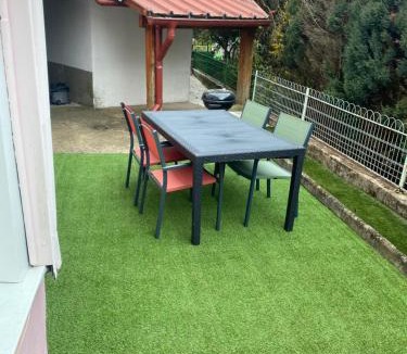 Bruyeres House | La KB