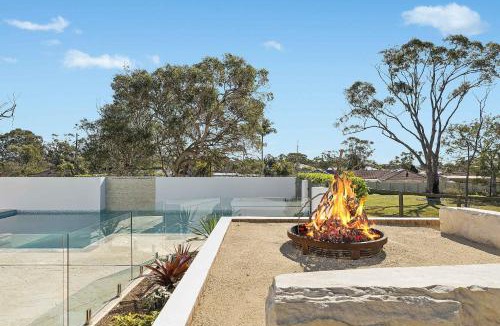 Kariong House | La La Land by Coast Hosting