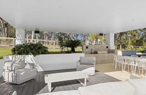 Kariong House | La La Land by Coast Hosting