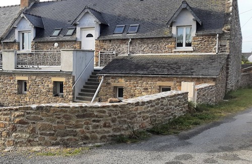 Cancale Apartment | LA LANZARDIERE: the Doris 100m from Port-Mer beach