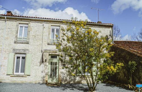 La Caillere-Saint-Hilaire House | LA LAUJÈRE IVIE - Gîte & Piscine privative