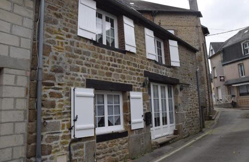 Le Teilleul House | La libellule argentée