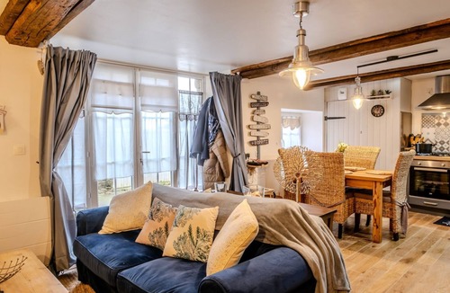 Le Teilleul House | La Libellule Argentée