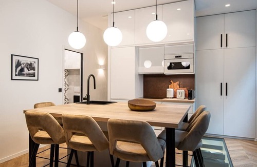 15th Arrondissement Apartment | La Librairie Parisienne- Convention Pte Versailles