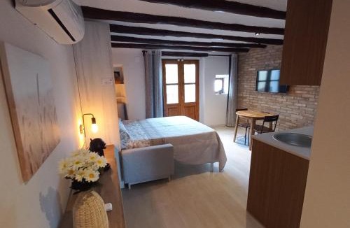 Vila-sana Apartment | La Llacuna