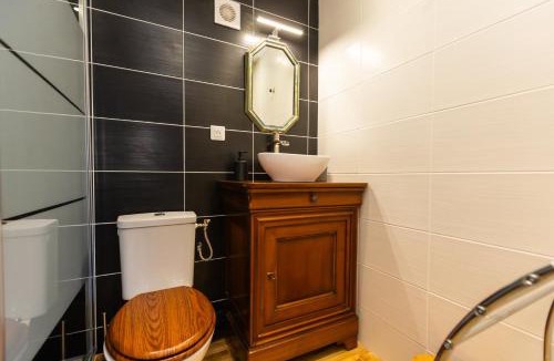 Sainte-Agathe-la-Bouteresse Bed & Breakfast | La Longère Forézienne