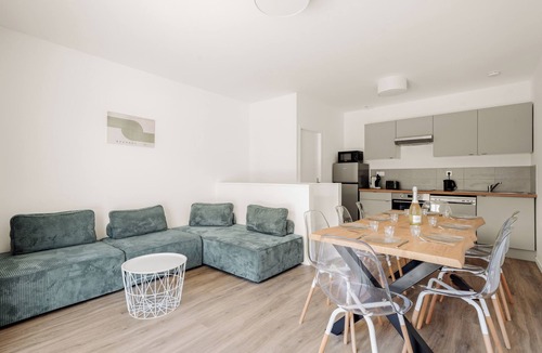 Decines-Charpieu Apartment | La Loge du Stade