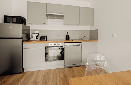 Decines-Charpieu Apartment | La Loge du Stade