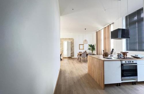 Domfront Apartment | La LOGE entre Pierre & Histoire