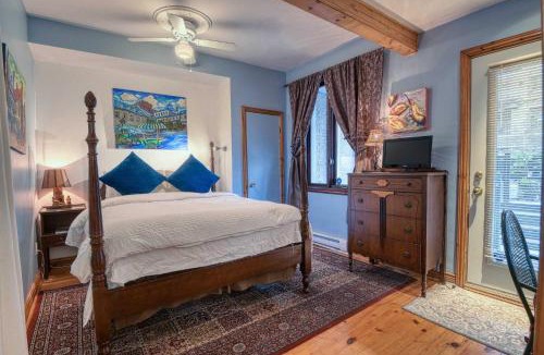 Gay Village Bed & Breakfast | La Loggia Art B&B