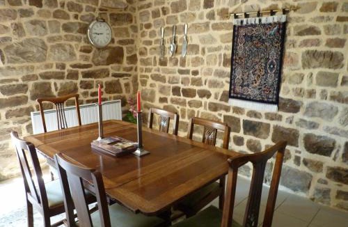 Lonlay-l'Abbaye House | La Longere