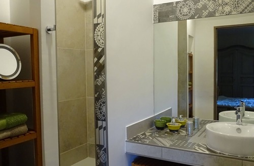 Robion House | La Louvière des Bruyères