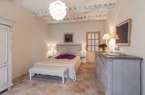 Robion House | La Louvière des Bruyères