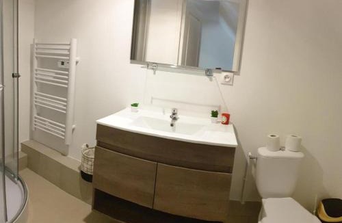 Corbeil-Essonnes House | LA LUMINEUSE Suite 2 Chambres Spacieux avec Toilette et Salle de Bain Privée