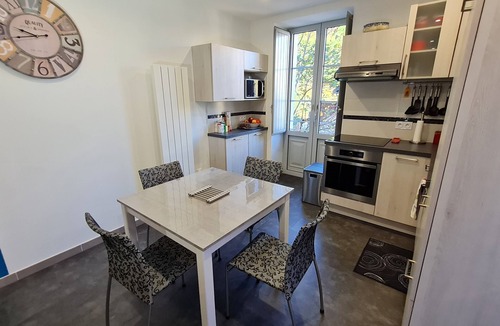 Luz-Saint-Sauveur Apartment | La Luziole 3*, vacation or spa, summer or winter, just like home
