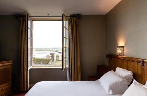 Le Mont-Saint-Michel Hotel | La Mère Poulard