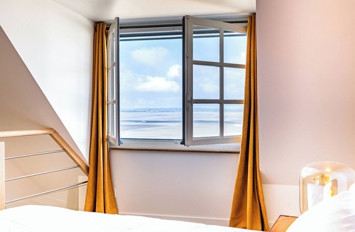 Le Mont-Saint-Michel Hotel | La Mère Poulard