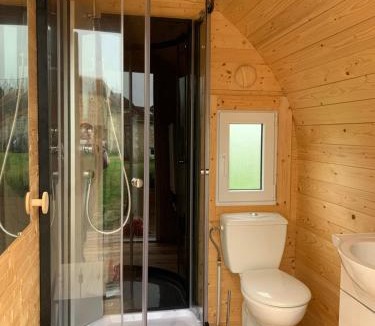 La Tour-Saint-Gelin Bed & Breakfast | La Ménardière