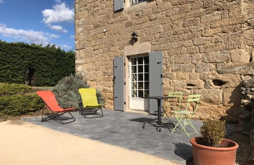 La Motte-de-Galaure Bed & Breakfast | La Méridienne des Collines