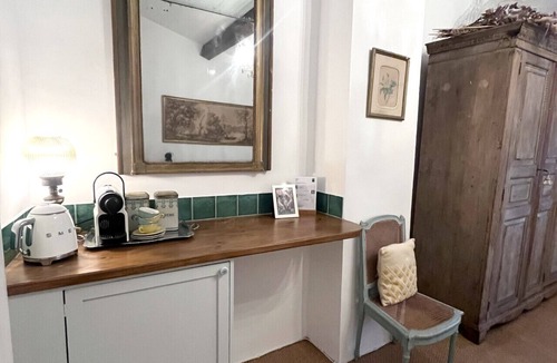 Sainte-Colombe-sur-lHers House | La Maison de Mama C: Charming french village home